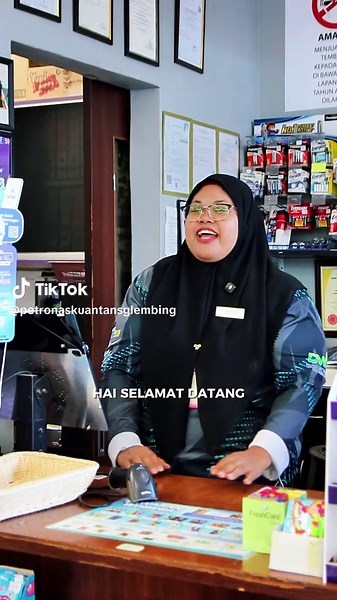 Macam ni ke cara bayar pakai Touch & Go 🤣 📍Petronas Jalan Kuantan- Sg Lembing (Exit Kuantan) #petronas #exSA #exSAited #ganjaranlebihbermaknaa #setel