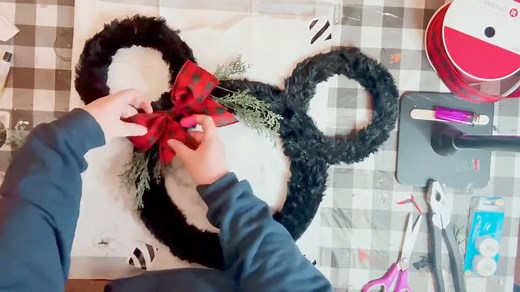 How cute is this DIY Mickey Mouse Christmas wreath?!? | Windy City Crafts