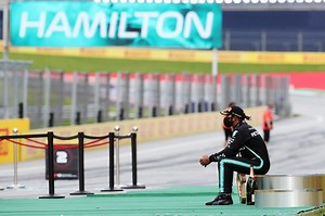 Hamilton: New F1 trophy robots are "weird" and "OTT"