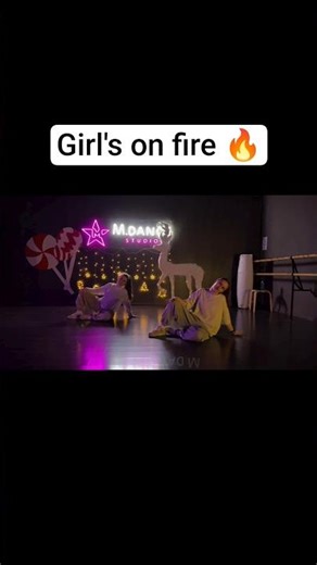 Feminine Dance Choreo 💃 Confidence, Flow & Power 💃🏻 #girlychoreo #dancevideo #girlsdanceshorts