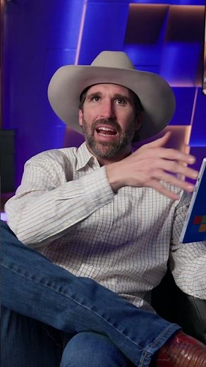 Jared Allen's Funny Moment On Stage at NFL Honors 🤣