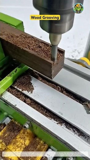 Precision Wood Grooves: Watch the Router Machine Work! 🪵🔪