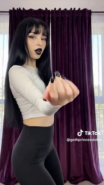 is this outfit kinda adorable or no? :3 🖤