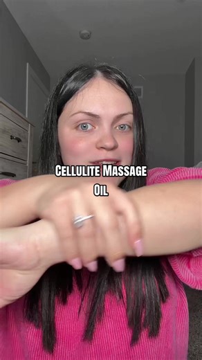 A smoothing cellulite oil that has my skin feeling and looking so much better #cellulite #cellulitetips #skincare #tiktokshopcreatorpicks #skincareroutine
