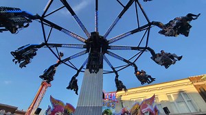 44K views · 849 reactions | Have you ridden this? ‍ This is EXCITER... the ONLY Tivoli Warp 10 ride in the WORLD! Combined with speed, close inversions and tilting seats, it's certainly a rush to the feet! | PT Vlogs UK | Facebook