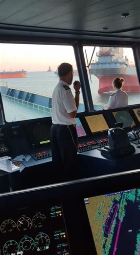 Inside the Cockpit | Real Flight Moments & Pilot Action