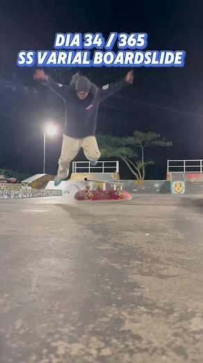 Higorcruzb YEAH (@higorcruzb) - Mastering the Switch Varial Boardslide on Skateboard