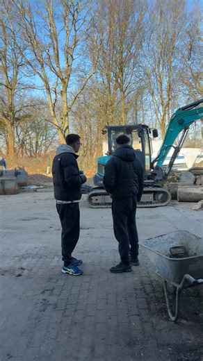 Der Bagger war besser – Lustige Momente mit Freunden