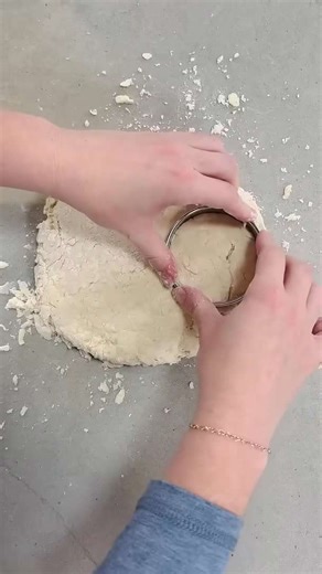 Flaky old fashioned biscuits #biscuits #recipe #foodie #cooking #cookingchannel