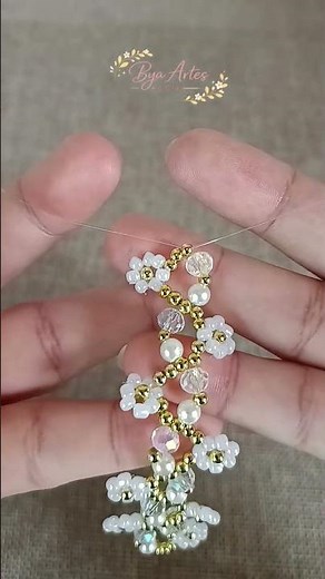 I made this flower bracelet and it turned out PERFECT 😍🌸