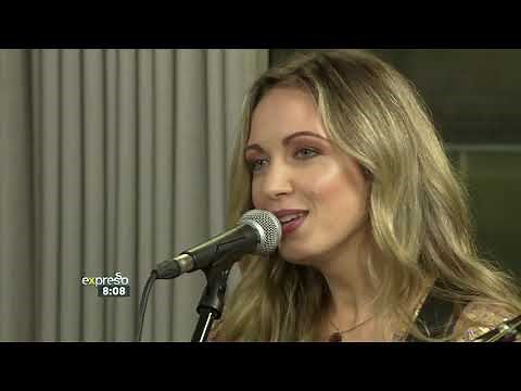 Janie Bay Performs “Amper Daar”