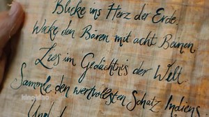 Checker Tobi kennen viele Kinder bis jetzt nur aus dem Fernsehen. Sein erster Kinofilm führt ihn auf eine wilde Schnitzeljagd rund um die Welt: | Capriccio