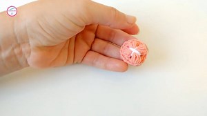 245K views · 1.7K reactions | Mini tutorial para tejer botones a crochet paso a paso  Super prácticos y fáciles de tejer | HandworkDiy | Facebook