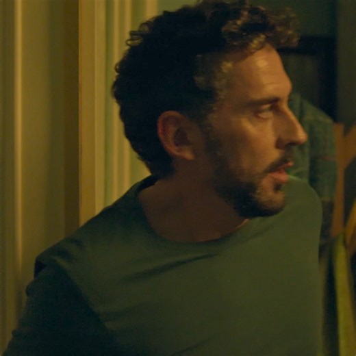 "La niña se llama Alba y es tu... - Warner Bros. Pictures