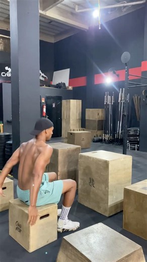 SEATED BOX JUMP 📦 #crossfit #seated #box #jump