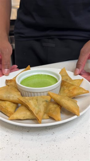 Joshua Williford aka The Rapping Chef on Instagram: "LOVE SAMOSAS! 😂"