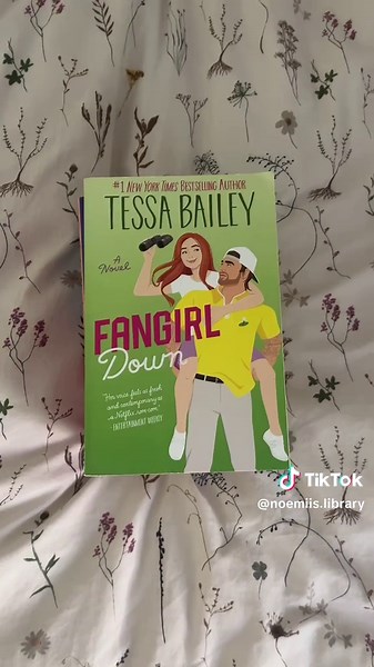 BOOK HAUL!!!🫶🏻💗 (we will ignore my shaky hands btw☺️) I bought the books 2-3 weeks ago, I’ve mentioned them once. I didn’t post anything though because I was quite busy and unmotivated. I will try to post more from now on!!🫶🏻 #haul #booktok #books #book #tiktok #vlog #hauls #bookhaul #romance #thrifted #thrift #vira #videoviral #boost