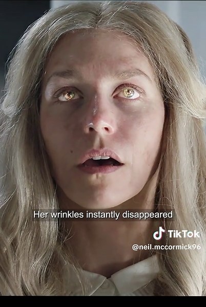 Aliens Transforming into Lizard People on Ancient Earth