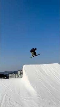 파우더데크로 파크타기🏂 #snowboarding #snowboard #snowsurf #스키장 #웰리힐리파크 #파우더보드 #powpow #snowpark