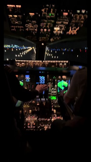 First Time Flying in the Boeing 757 Cockpit Experience