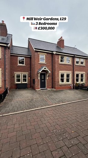 🔥 For Sale | Mill Weir Gardens, Liverpool Offers Over £300,000 A gorgeous 3-bedroom home tucked away in a quiet cul-de-sac. Perfect for families who love modern living & countryside. 🏡 Beautifully presented throughout 🛏️ 3 spacious bedrooms (master with en-suite) 🍳 Open-plan kitchen, dining & seating area 🌳 Lovely rear garden with countryside views 🚗 Driveway parking front garden 📍 Sought-after L29 location With peaceful surroundings, stylish interiors, and move-in-ready appeal, this one’