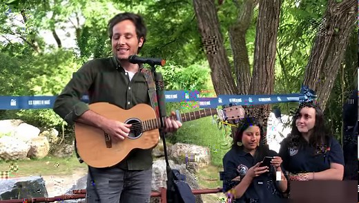 355K views · 7K reactions | Vianney, parrain de coeur des Terres de Nataé, inaugurait en chanson le parc animalier modernisé de Pont-Scorff ce jeudi soir, avant l’ouverture au public le 21 juin. Moment magique quand il chante Dumbo avec sa guitare face aux quelques 300 invités… avec un vrai éléphant en arrière-plan ! | Ouest-France Lorient | Facebook