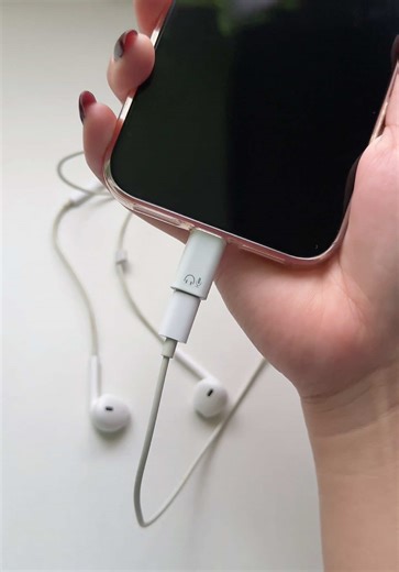 Finally a fix for my old EarPods! 🎧 Use your Lightning earphones on your iPhone 15 to 17 with this HiFi adapter. Super affordable and sounds amazing. #typecadapter #adapter #audioadapter #earphones #wiredearphones