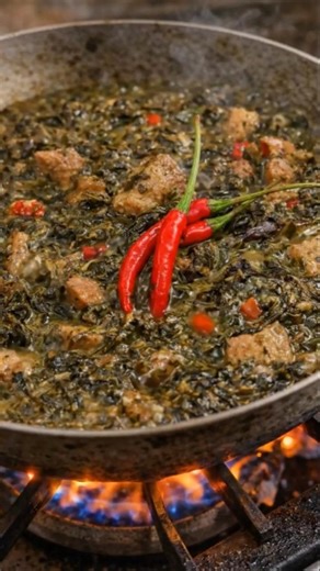 Creamy + spicy = PERFECT LAING 😍Don’t skip this one! 👀