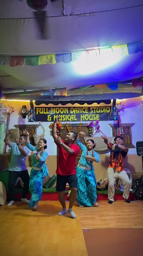 पूर्णिमा कला केन्द्र में संस्कृति से भरे कपड़े