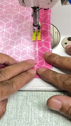 Perfect Mitered Corners Sewing Trick #sewinghacks