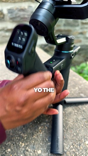 The detachable handle is super versatile! Perfect for filming yourself, or even from a distance when space is tight and you don’t want to get too close. Video shared by: @dachefgyal (IG) #feiyugimbal #solofilming #feiyuscorpmini3pro #cameragear | FeiyuTech