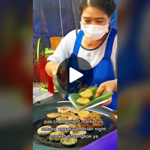 Kalo pengen explore Khao Yai tapi nginepnya di Pak Chong. Jangan lupa mampir ke night market ini. Walaupun nggak semeriah night market di Bangkok tapi makanannya lumayan otentik dan enak - enak! #rekomendasiadia #adiatrip #travel #trip #khaoyai #pakchong #thailand #fyp