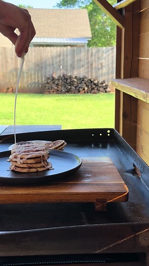 Smash Cinnamon Rolls on the Blackstone — Easy Griddle Recipe