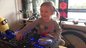 Sweet Emely dropping Deep Jungle Walk ❤💙💜 | Astrix