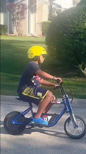 Trying Out My New Razor Rambler 12! #razor #shorts #ebike #bike