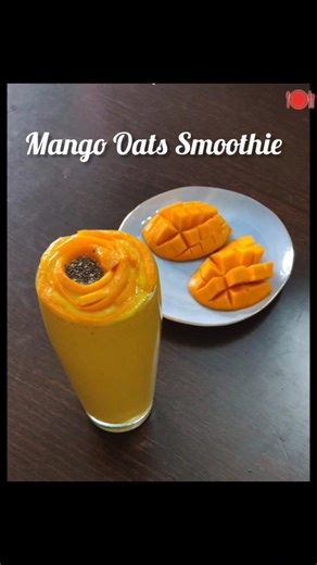Start your day right with this Mango Oat Smoothie 💛 Quick + Nutritious! #shorts #mango #oats #recipe