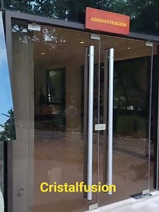 Puerta de vidrio templado, Frente de vidrio #barandasdevidrio #frentedevidrio#vidriostemplados