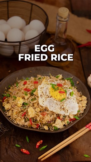 Egg Fried Rice | Fried Rice Recipe | Street Food | Indo Chinese Food #EggFriedRice #FriedRiceRecipes #shorts #Eggreicpes #egg #scrambledeggs #homecooking #food #streetfood #fastfoodrecipes Ingredients To Cook The Rice Basmati Rice - 1 Cup Water Salt - 1 Tsp To Make Scrambled EggsEgg - 4 Nos Oil - 3 Tsp Sprinkle Salt Pepper To Make Egg Fried Rice Oil - 2 Tbsp Chopped Garlic Chopped Ginger Onion - 1 No. Finely Chopped Red Chili - 1 No. Finely Chopped (Optional) Green Chili - 1 No. Finely Chopped C