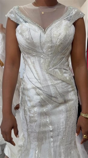 4.9K views · 74 reactions | This beautiful mermaid dress is available in small size. 殺殺殺 GHS 2,500 | Peace bridal | Facebook