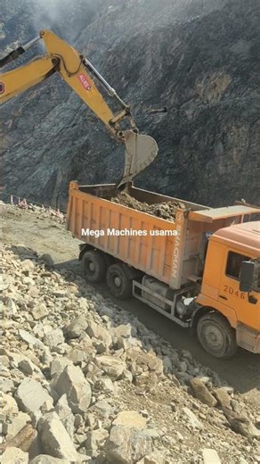 Heavy Equipment Loading – CAT Excavator Skills