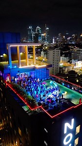 Can you believe this was one of the first rooftops we ever filmed, almost 2 years ago? 🤯 📍Red Square Rooftop Bar, Novotel Soi 4 — the pool parties are long gone, but the memories still hit hard. Fast forward 2 years… 🔥 This Saturday, Rave Times is bringing the heat back with a Techno Pool Party at View Rooftop (Novotel Platinum)! One of Bangkok’s coolest rooftops, don’t miss out. 🎟️ Early birds are flying fast, drop a “NEON” below for the link, or find it in our bio. 💬 Drop a ROOFTOP in the
