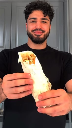 Zo maak je een heerlijke vegan sandwich met krokante labneh en pita