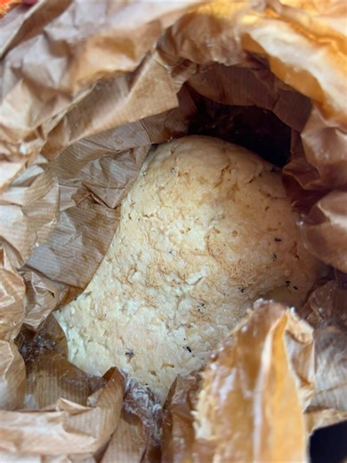 1.7M views · 10K reactions | ⚠️ Il Famoso e pericoloso Formaggio (Marcio冷) con i vermi in Sardegna! l'ho provato per voi, ecco come è andata a finire. Attenzione, questo formaggio NON si trova in vendita per via delle regolamentazioni europee. | La tua guida a Los Angeles di Marco Squintu | Facebook