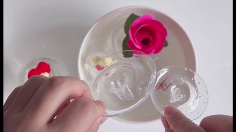 2025 Creative Floating Flower Holder Set 20PCS- 10 Large & 10 Small Innovative Floating Floral Arrangement Holders, Clear Acrylic Bowl with Stem for Modern Floating Vase Display