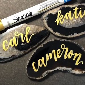 77K views · 109 reactions | Uncap a Sharpie Paint Marker and deck your holiday place settings in gold this year! : @jessicadrapercalligraphy (Instagram) | Sharpie | Facebook
