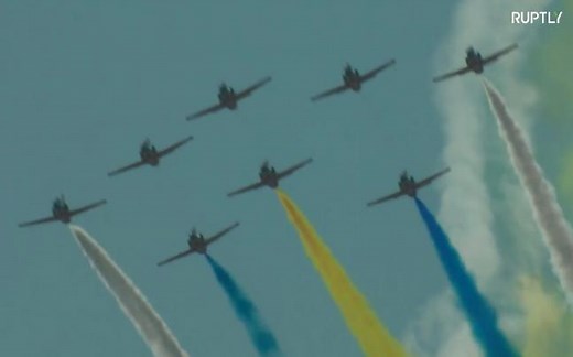 China's 2018 Airshow kicks off with aerobatic display in Zhuhai