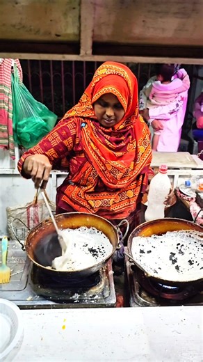 Making a cake by shaking a bottle.#foryou #viral
