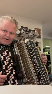 Testkörning av omstämd Giulietti Traviata! 🎶🎅🏻 | Peters Dragspels Service