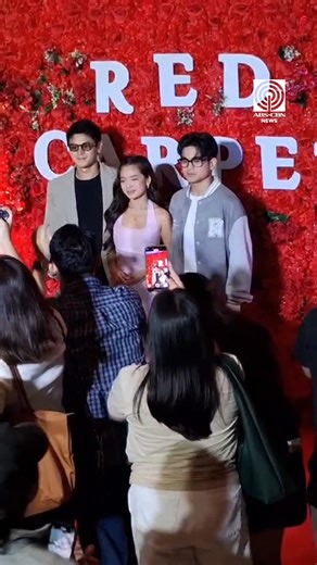 33K views · 255 reactions | Sinalubong ng fans ang cast ng MMFF 2025 entry na "Love You So Bad" sa ginanap na red carpet event sa Mandaluyong City nitong Huwebes, Disyembre 25. | via Jonathan Cellona, ABS-CBN News | ABS-CBN News | Facebook