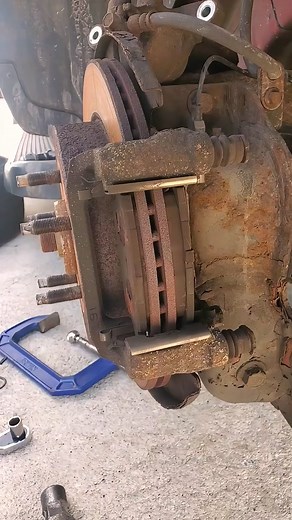 Grease your brakes! #rebuild #Rebuilding #repaircars #engine #enginebuild #projectcar #cars #fyp